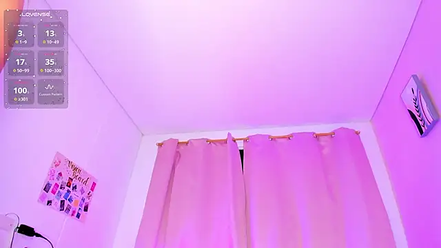  cherrykingsley1 online show from January 10, 2025, 7:14 am