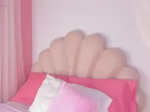  cherrykingsley1 online show from November 4, 2025, 2:32 am