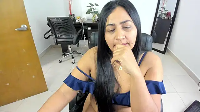 Adele Sweett online show from March 10, 2025, 7:29 pm