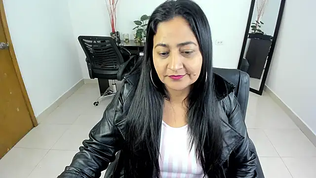 Adele Sweett online show from March 12, 2025, 1:08 pm