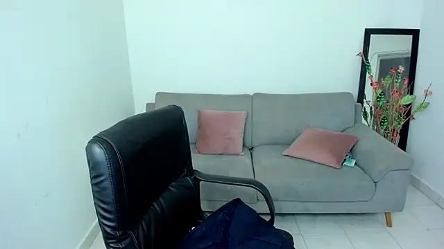 Adele Sweett online show from November 26, 2025, 11:11 am