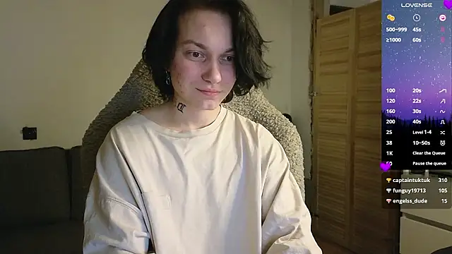 esajukyy online show from March 4, 2026, 3:40 pm