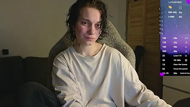 esajukyy online show from March 21, 2026, 2:42 pm