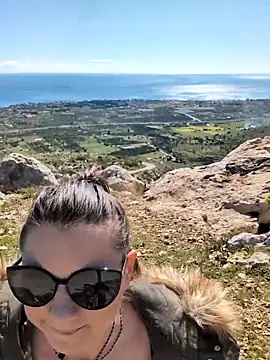 Samira-Summer online show from February 22, 2026, 10:25 am