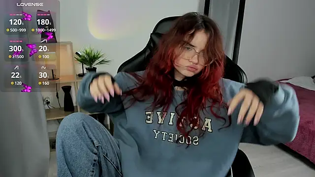 Sonya Glen online show from December 16, 2024, 11:39 pm