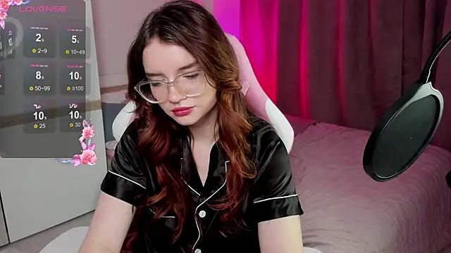 Sonya Glen online show from February 11, 2025, 8:31 pm