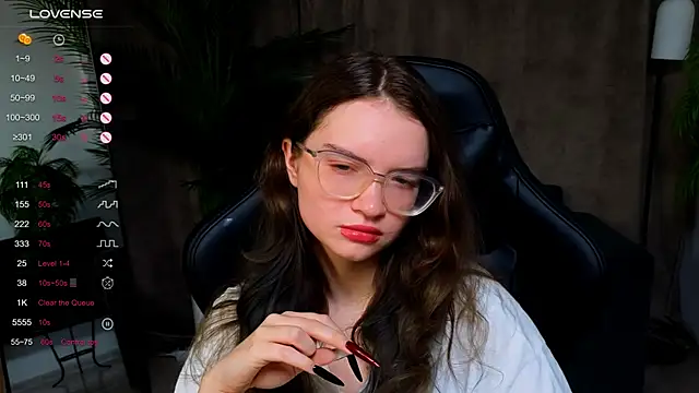 Sonya Glen online show from September 9, 2025, 12:32 am