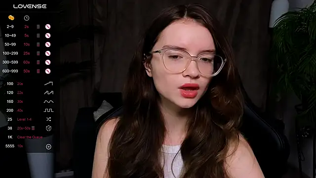 Sonya Glen online show from September 22, 2025, 10:01 pm