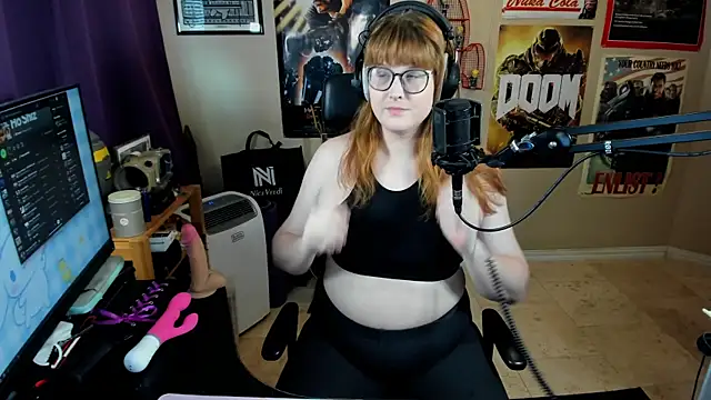 HannahCastle96 online show from August 6, 2026, 5:26 pm