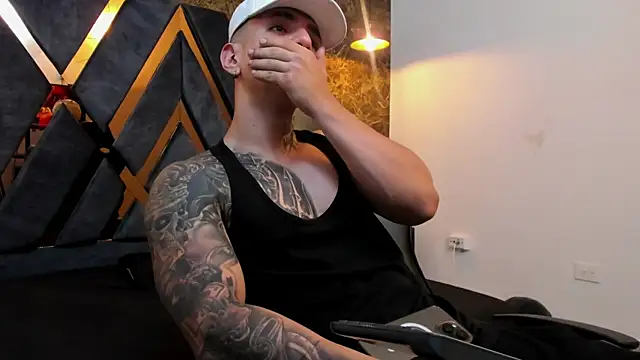 Flynn Riider online show from November 2, 2025, 12:02 am