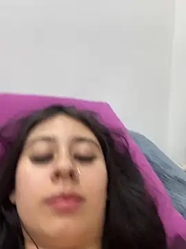 Snapshot of Zoee_t chatting on February 14, 2025, 3:33 am Zoee t online show from February 14, 2025, 3:33 am