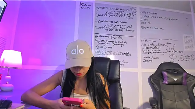 Snapshot of briambrows chatting on January 25, 2025, 2:47 am briambrows online show from January 25, 2025, 2:47 am