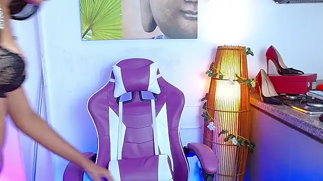 Snapshot of georgina_lulu chatting on February 4, 2025, 10:24 pm georgina lulu online show from February 4, 2025, 10:24 pm