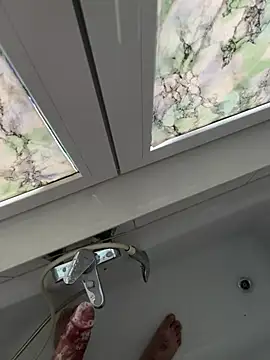 Snapshot of Loco42- chatting on December 16, 2024, 1:22 pm Loco42- online show from December 16, 2024, 1:22 pm