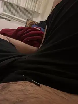 Snapshot of Loco42- chatting on December 25, 2024, 2:35 am Loco42- online show from December 25, 2024, 2:35 am