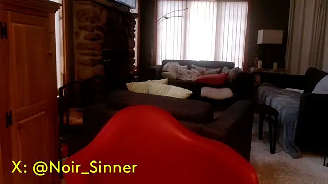 sinnernoir online show from October 30, 2025, 1:56 pm