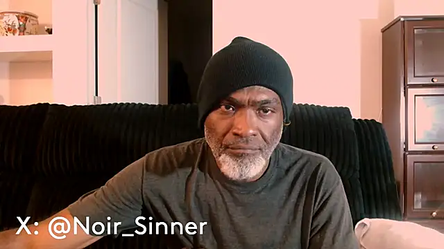 Snapshot of sinnernoir chatting on June 17, 2026, 3:53 am sinnernoir online show from June 17, 2026, 3:53 am
