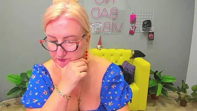 ChristyBrooks online show from January 24, 2025, 4:39 pm