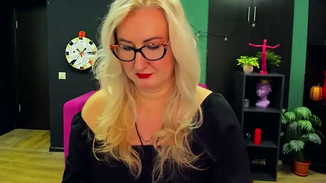 ChristyBrooks online show from March 7, 2025, 7:27 pm