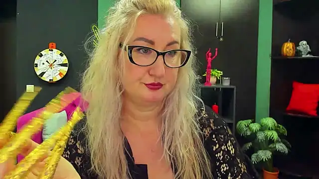 ChristyBrooks online show from March 18, 2025, 4:26 pm