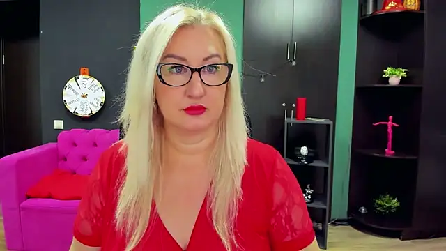 ChristyBrooks online show from October 22, 2025, 9:09 am