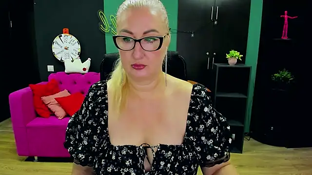 ChristyBrooks online show from November 26, 2025, 5:19 am