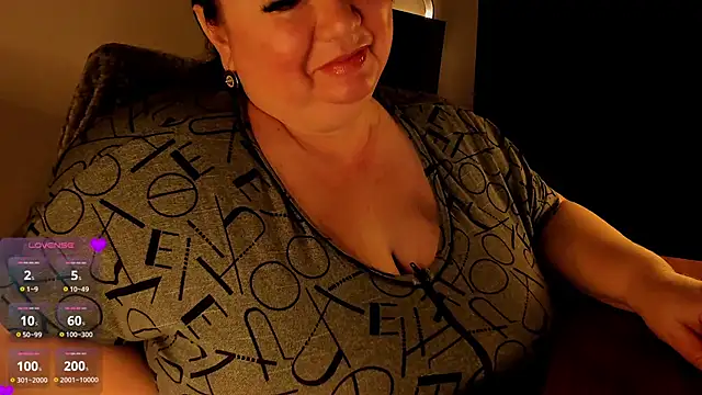 SexxyDreams1 online show from February 7, 2025, 3:23 am