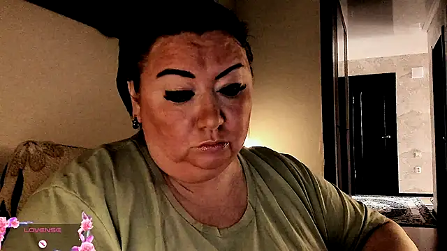 SexxyDreams1 online show from October 2, 2025, 5:47 am