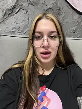 VikiDemi online show from November 8, 2025, 3:56 pm