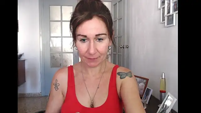 Snapshot of TamaraSweetxo chatting on May 27, 2026, 4:15 pm TamaraSweetxo online show from May 27, 2026, 4:15 pm
