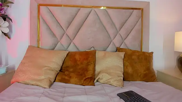 chloe wilson7 online show from November 18, 2025, 2:17 am