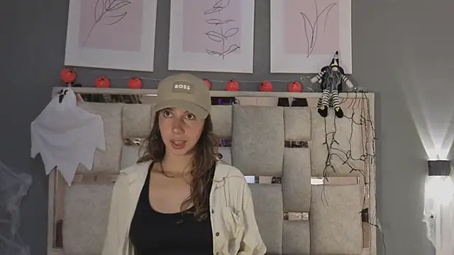 jolie lov online show from October 27, 2025, 1:15 pm