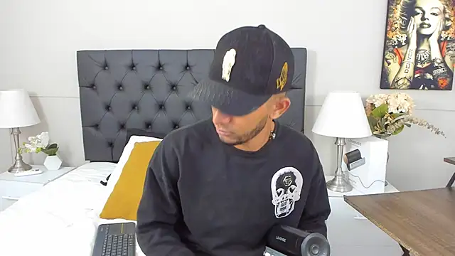 Robin Rief online show from February 25, 2025, 3:31 am