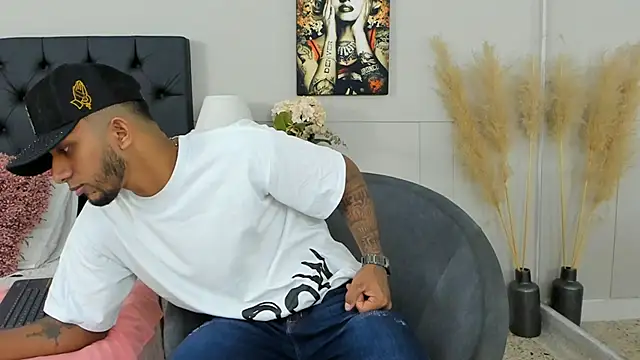 Robin Rief online show from March 7, 2025, 3:19 am