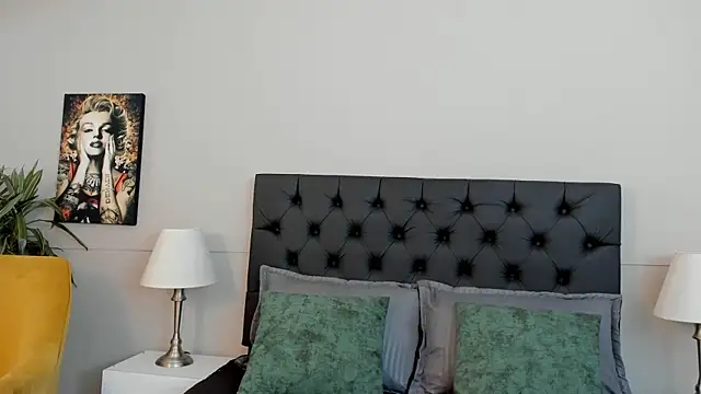 Robin Rief online show from October 18, 2025, 3:42 am