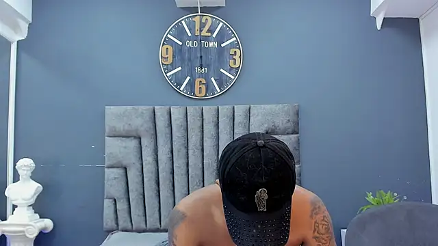 Robin Rief online show from April 8, 2026, 7:36 pm