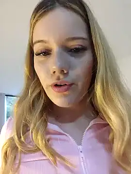 Snapshot of NicoleCut chatting on February 16, 2025, 10:21 pm NicoleCut online show from February 16, 2025, 10:21 pm