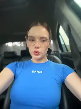 NicoleCut online show from June 1, 2026, 10:11 pm