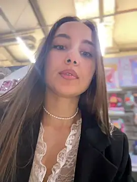 VelvetVixenI online show from April 23, 2026, 1:57 pm