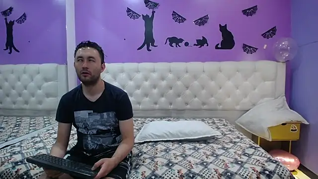 JeremmyAndStacy online show from March 3, 2025, 9:44 am