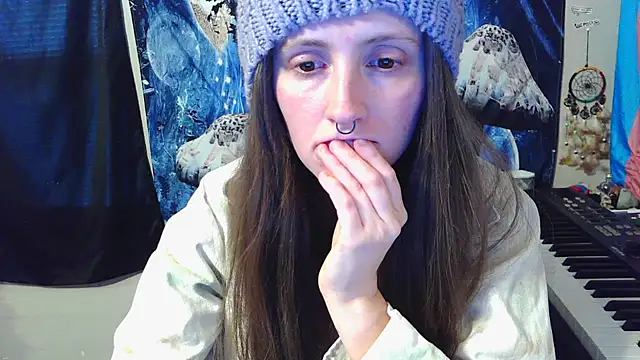  hellostormy  online show from December 18, 2025, 4:13 pm