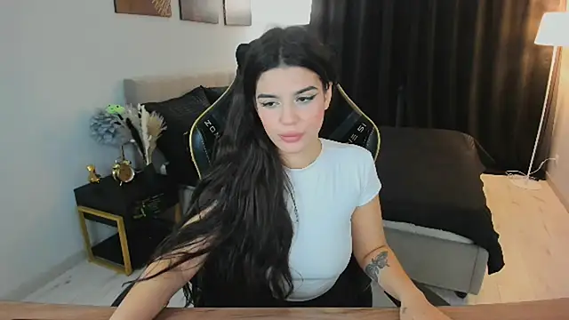 AlluringAriel online show from October 1, 2025, 8:04 pm