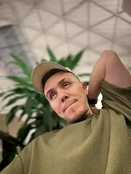 adam-rivera online show from September 9, 2025, 1:38 am