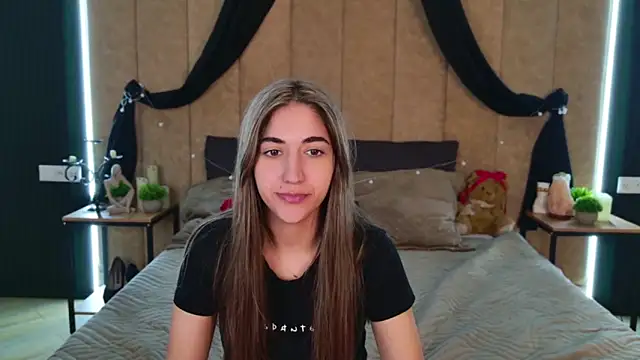 Snapshot of Teresa_Stane chatting on February 19, 2025, 8:33 am Teresa Stane online show from February 19, 2025, 8:33 am