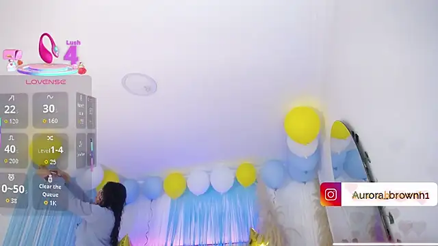 Aurora Brownn online show from October 7, 2025, 4:42 am