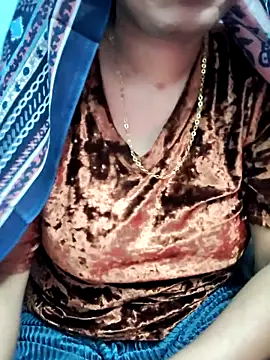 Snapshot of Haniya-143 chatting on January 16, 2026, 12:20 pm Haniya-143 online show from January 16, 2026, 12:20 pm