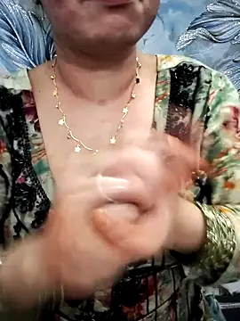 Snapshot of Haniya-143 chatting on February 10, 2026, 12:26 am Haniya-143 online show from February 10, 2026, 12:26 am