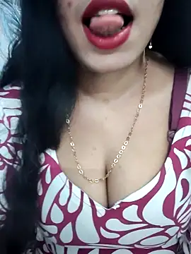 Snapshot of Haniya-143 chatting on February 11, 2026, 11:21 pm Haniya-143 online show from February 11, 2026, 11:21 pm