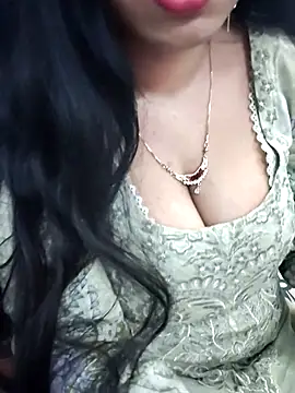 Snapshot of Haniya-143 chatting on February 15, 2026, 10:06 pm Haniya-143 online show from February 15, 2026, 10:06 pm