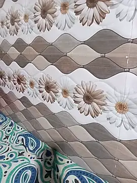 Snapshot of Haniya-143 chatting on February 25, 2026, 6:39 pm Haniya-143 online show from February 25, 2026, 6:39 pm